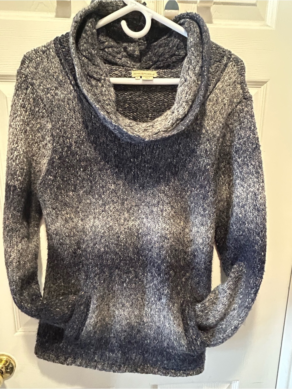 Cozy Ombre Blue/Gray Cowl Neck Women's Sweater. Size Large
